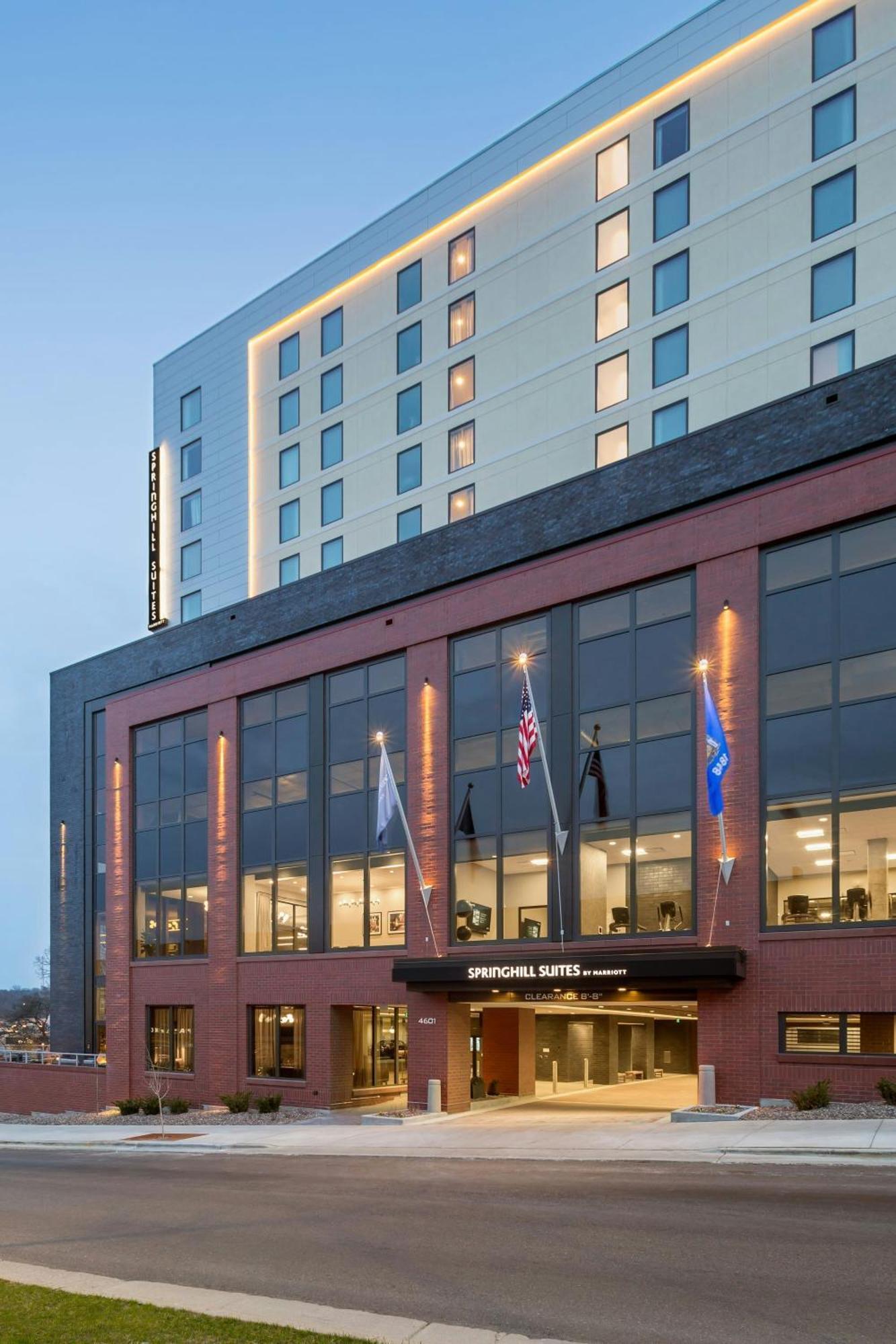 Springhill Hotel 3*